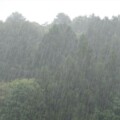 ゴルフ中のゲリラ豪雨に備えるグッズとは？おすすめの天気アプリ・グッズ徹底解説！